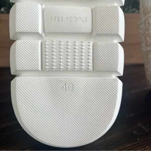 FREE PEOPLE Catch Me If You Can Crochet Platform Sneaker in Natural Size 9.5 NEW - Picture 14 of 15